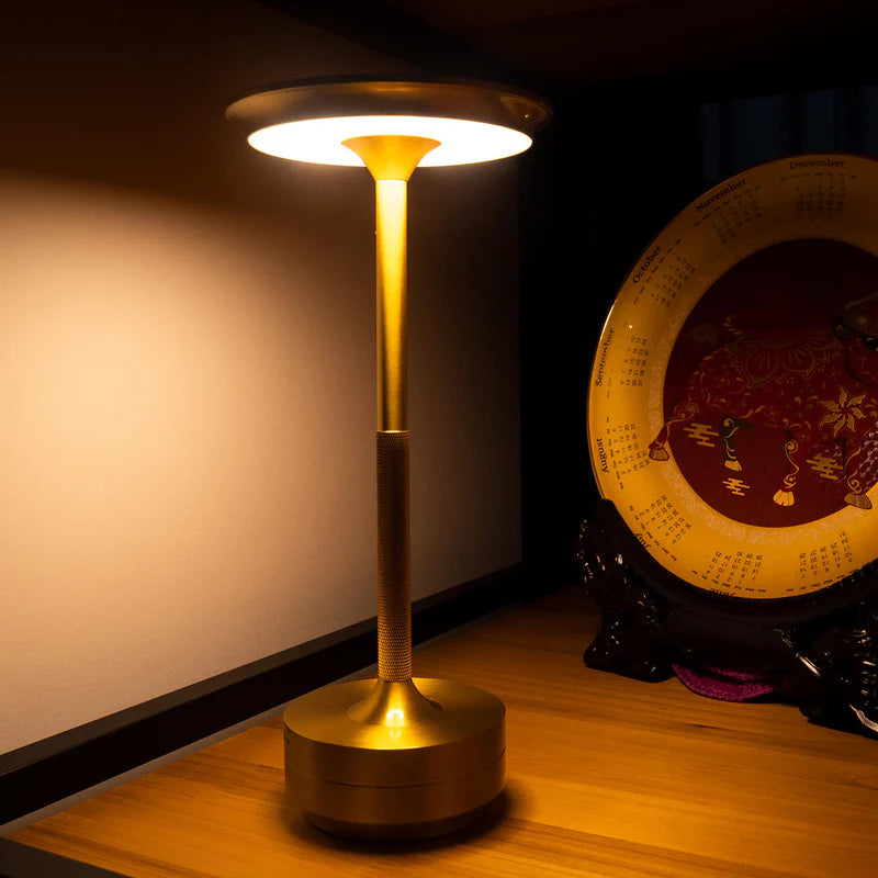 Lámpara de mesa LED recargable e inalámbrica — Regulador táctil, metal moderno - Desfino