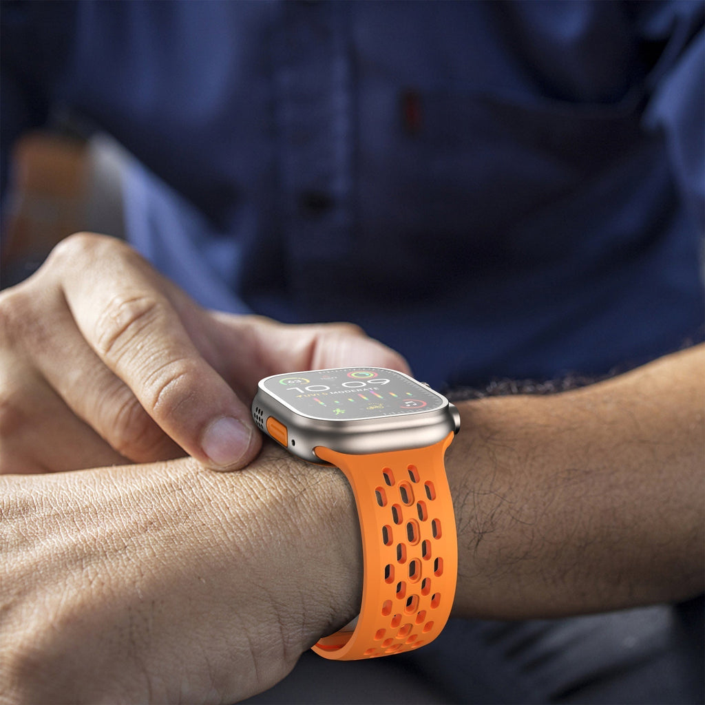רצועת שעון Apple Watch מ־AeroFlex מגומי FKM באיכות שווייצרית — מבנה מאוורר לזרימת אוויר