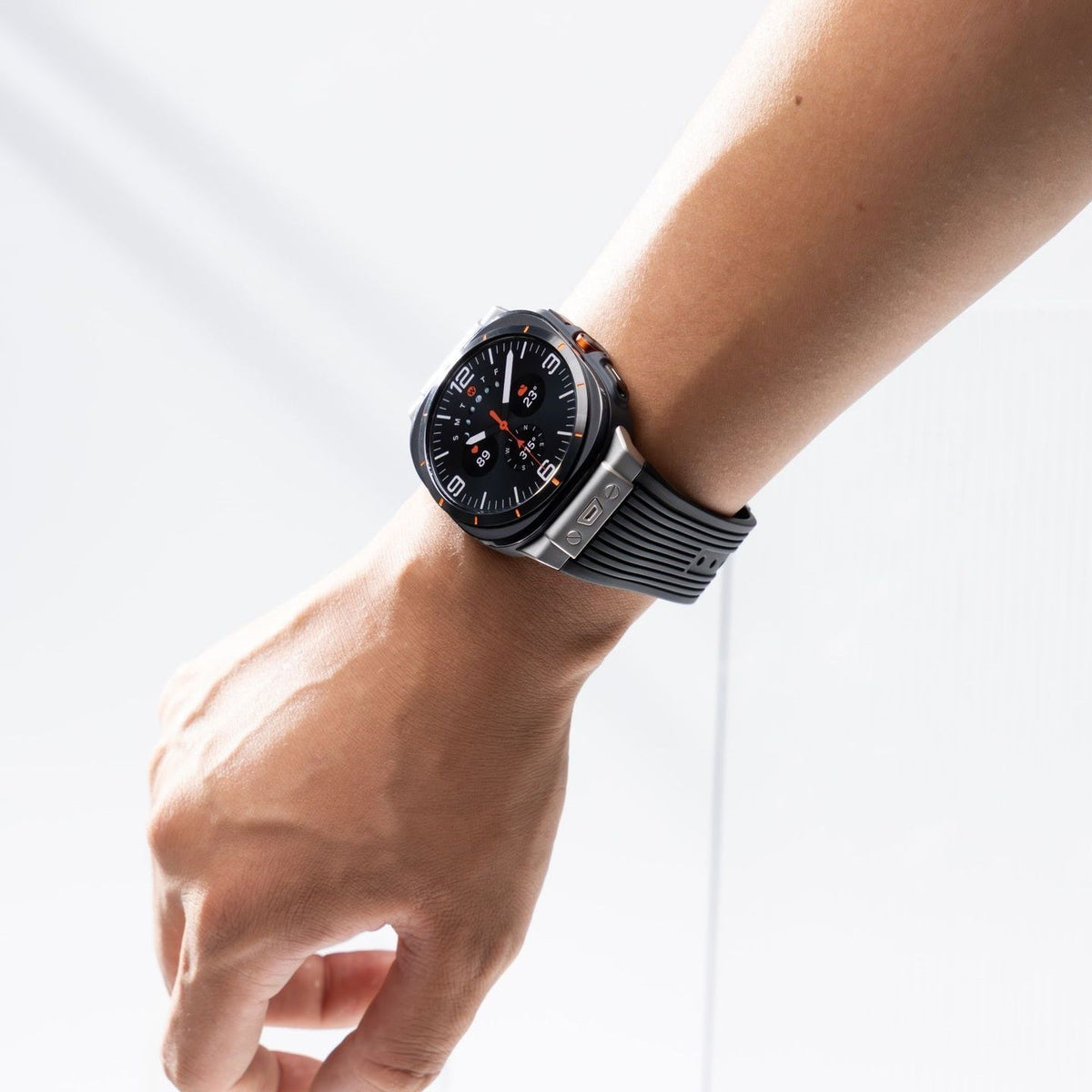 Mavero silikonrem for Samsung Watch Ultra - konturtilpasset - Desfino
