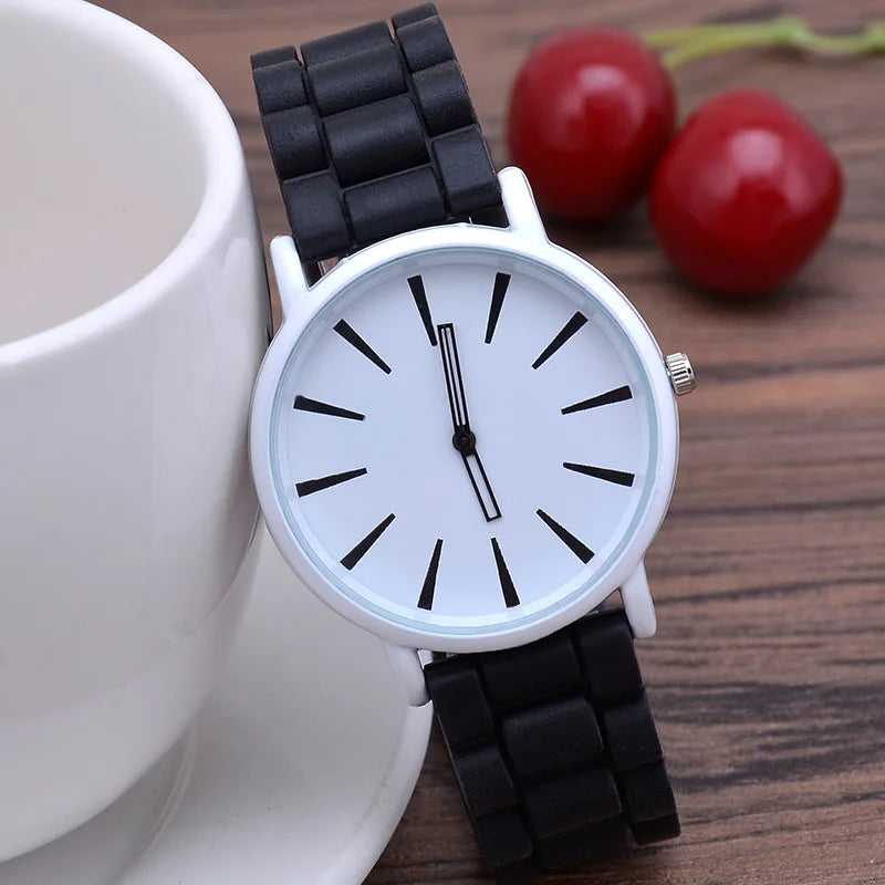 KairoHue Quartz Wristwatch — Clean Dial, Silicone Strap, Buckle Clasp - Desfino