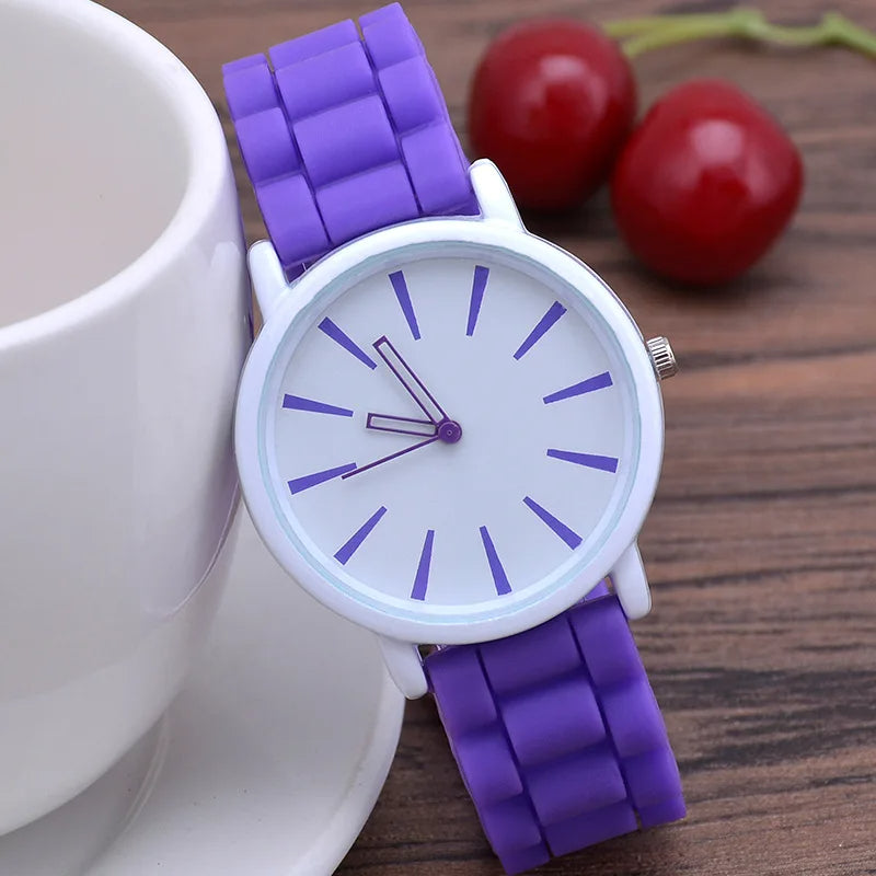 KairoHue Quartz Wristwatch — Clean Dial, Silicone Strap, Buckle Clasp - Desfino