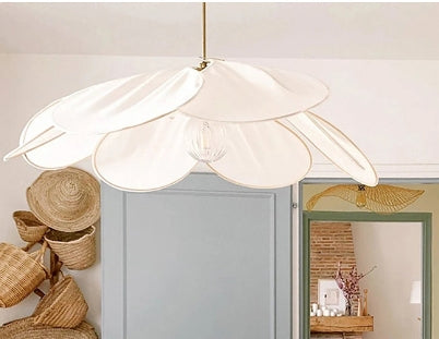 Lámpara colgante de pétalos superpuestos Petalume — Iluminación cálida y difusa - Desfino