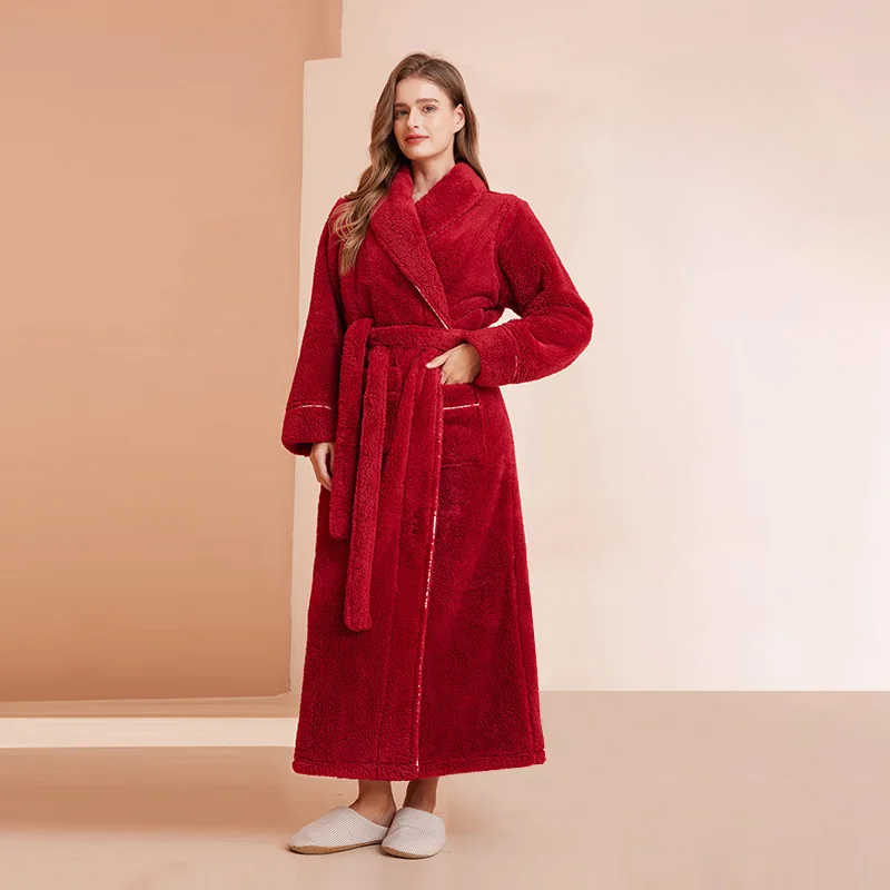 CozyFlannel Winter-Bademantel — Umlegekragen, verstellbarer Taillengürtel