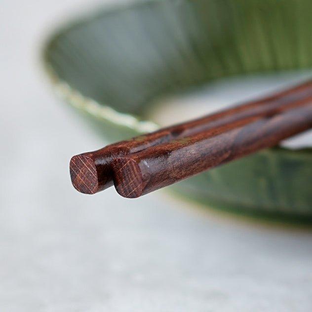 Miyabi Golden Sakura-sett med spisepinner i tre — japanskinspirert design - Desfino