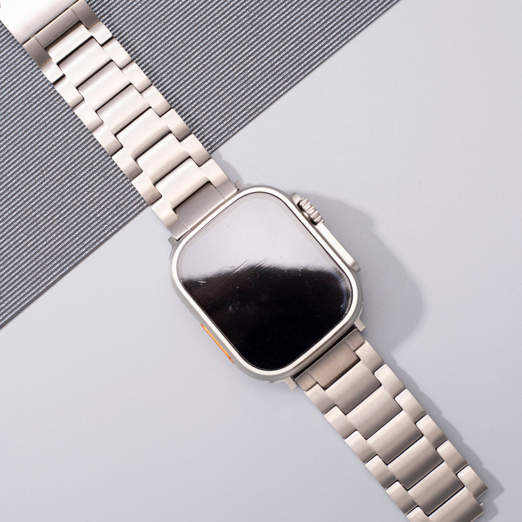 Quorix λουράκι από τιτάνιο για Apple Watch — 65 g, μαγνητικό κούμπωμα, ρυθμιζόμενη εφαρμογή - Desfino