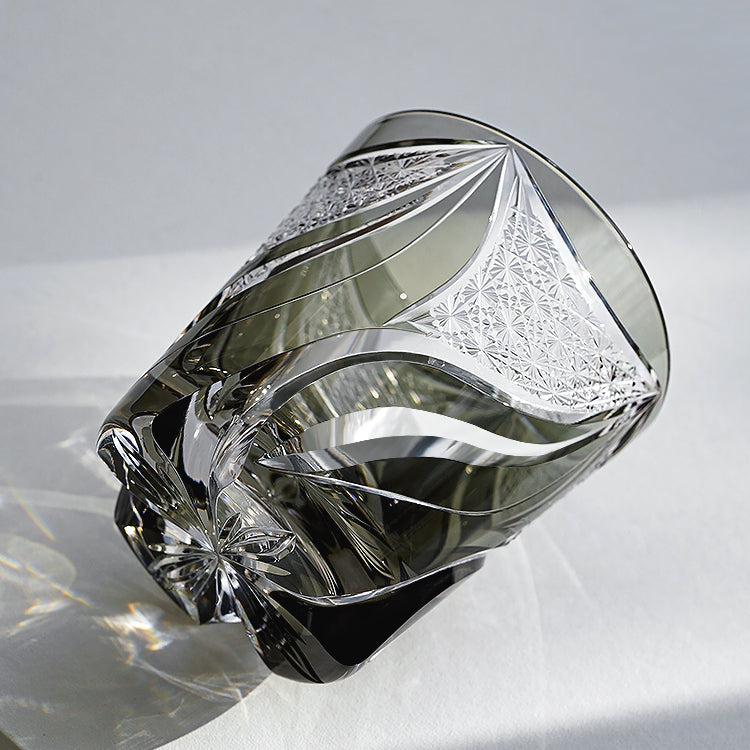 Bicchiere da whisky Kireno Inkstone Flame — Incisione in stile Edo Kiriko, scatola in legno - Desfino