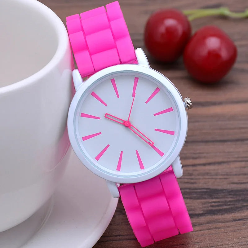 KairoHue Quartz Wristwatch — Clean Dial, Silicone Strap, Buckle Clasp - Desfino