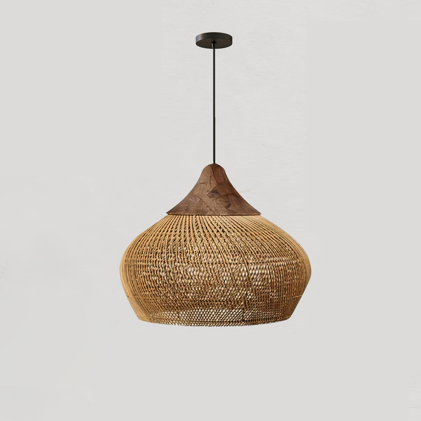 Pendelleuchte aus geflochtenem Rattan – kunstvoll handgewebtes Muster
