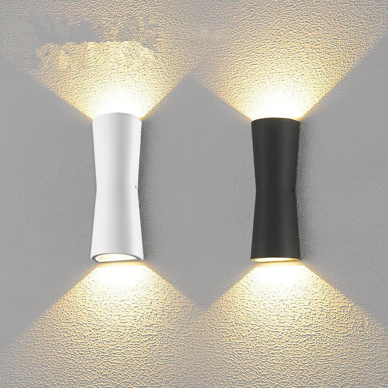 Lampă de perete Asteri minimalistă pentru exterior — neagră și albă, impermeabilă - Desfino