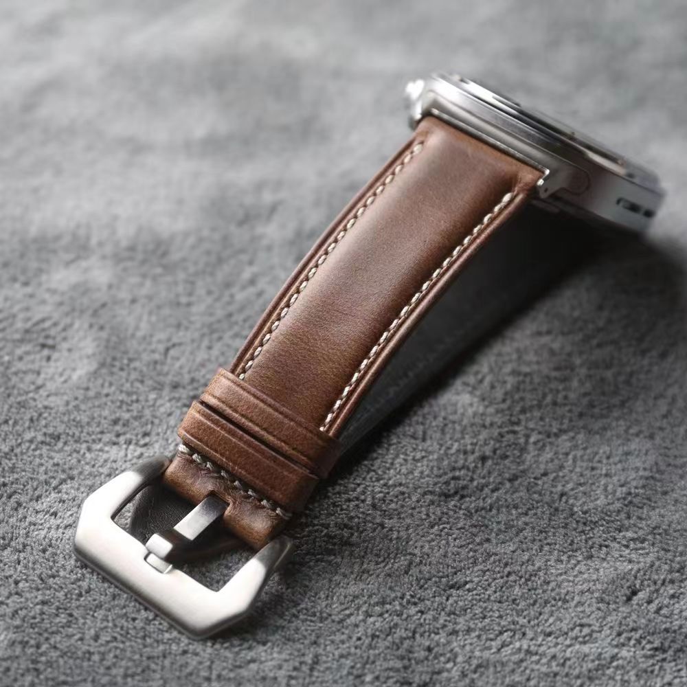 Bracelete Evara em pele Napa para Samsung Watch Ultra, fecho em aço inoxidável - Desfino