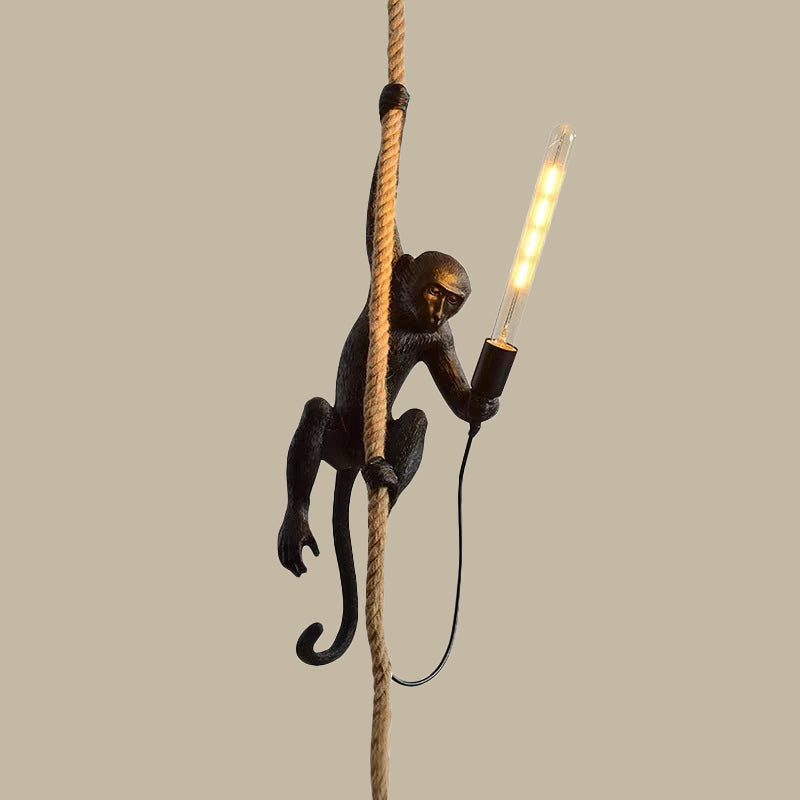 Závěsné svítidlo Jungle Buddy ve tvaru opice — závěsná šňůra z jutového provazu