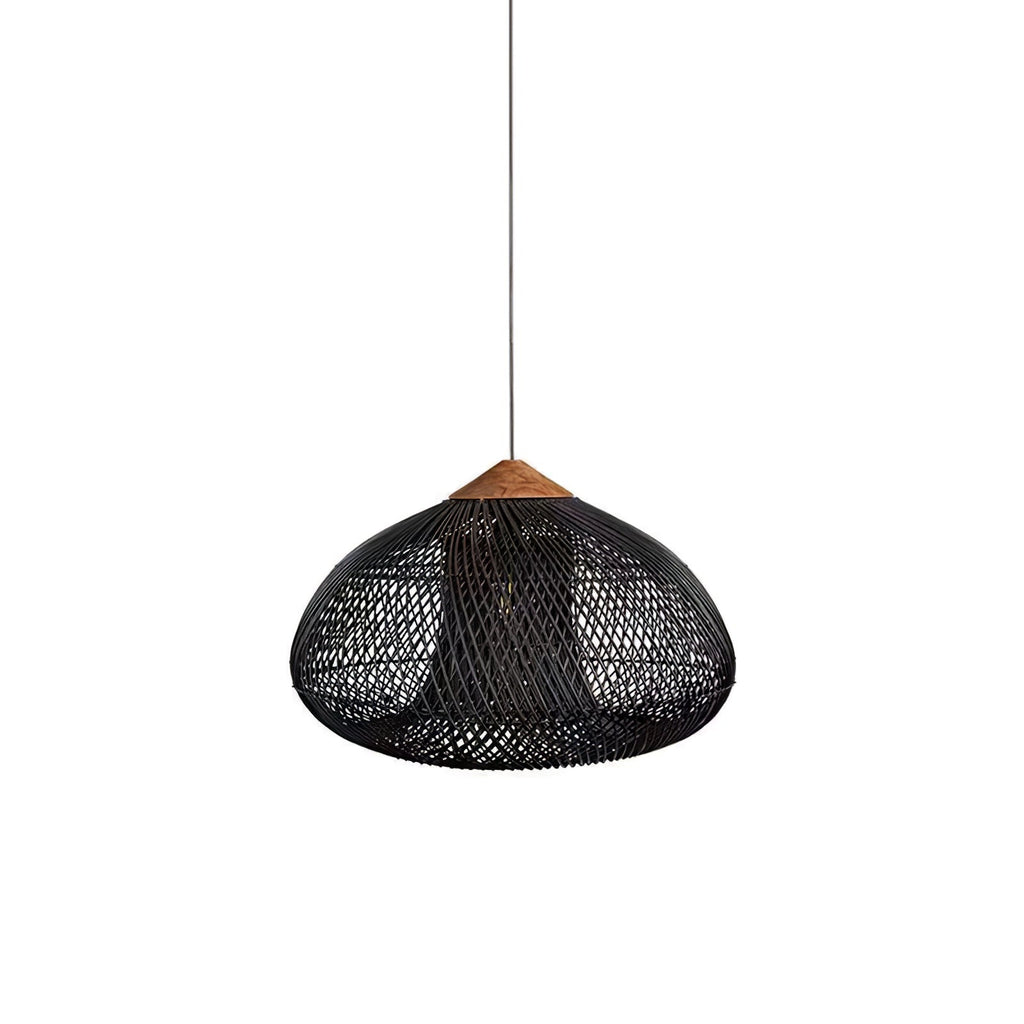 Pendelleuchte aus geflochtenem Rattan – kunstvoll handgewebtes Muster