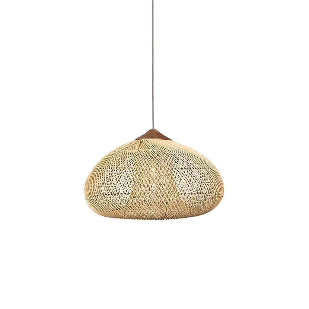 Pendelleuchte aus geflochtenem Rattan – kunstvoll handgewebtes Muster