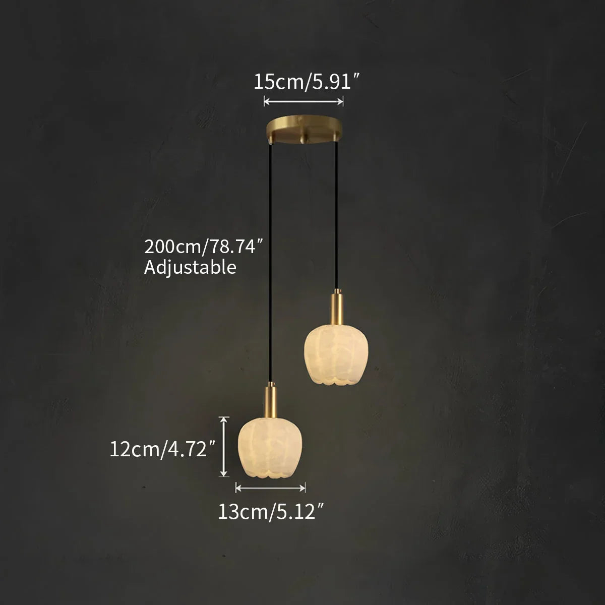 Pendelleuchte in Form einer Blütenknospe aus spanischem Alabaster | Desfino