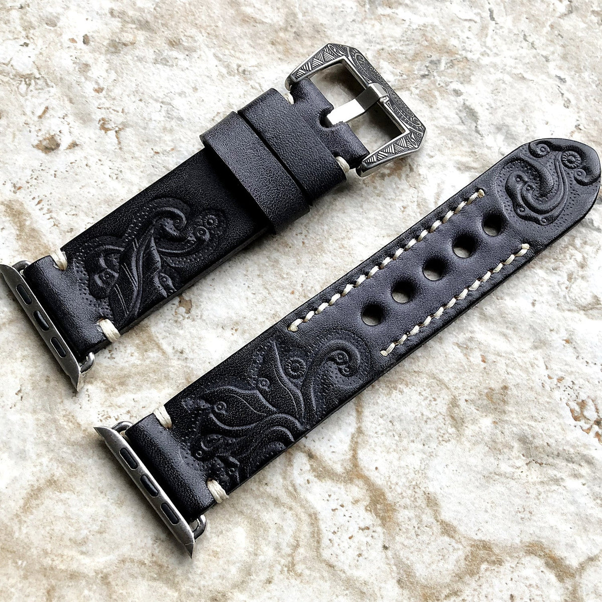 Sera Apple Watch-armband — handgraverat läder, präglat mönster - Desfino