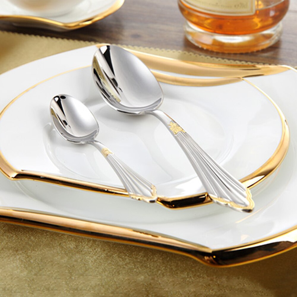 Set de tacâmuri Aurelia din oțel inoxidabil 18/10 — Design cu modele aurii, lucrat manual - Desfino