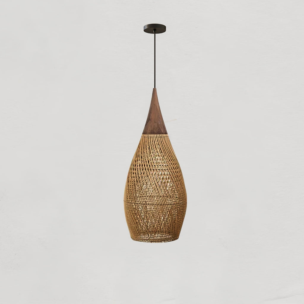 Pendelleuchte aus geflochtenem Rattan – kunstvoll handgewebtes Muster