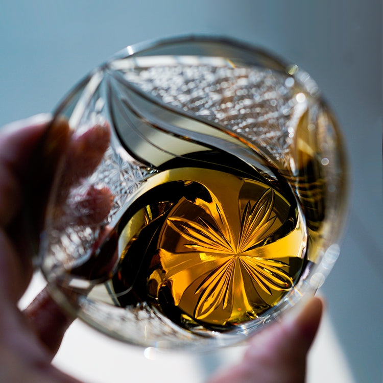 Bicchiere da whisky Kireno Inkstone Flame — Incisione in stile Edo Kiriko, scatola in legno - Desfino