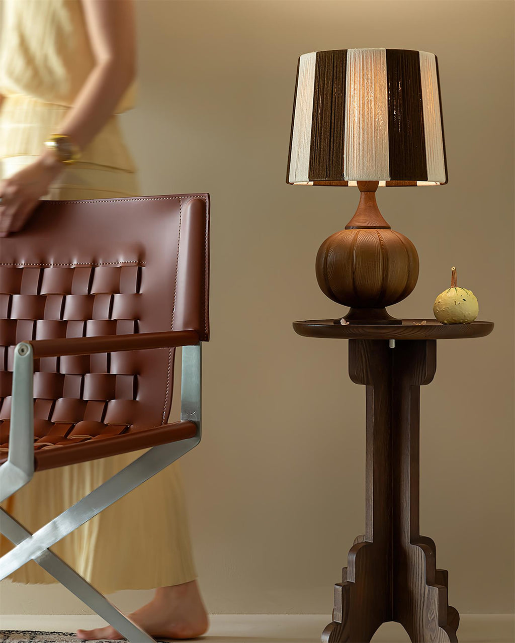 Harmonische, kräftig gestreifte Tischlampe