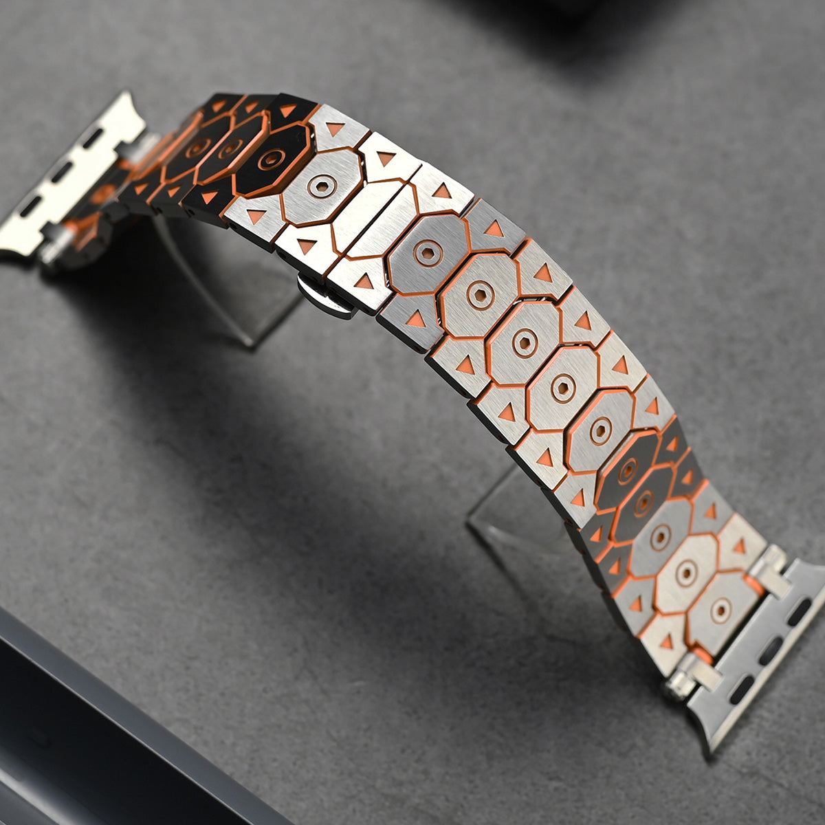 Sześciokątny tytanowy pasek ogniwowy Vantira do Apple Watch - Desfino