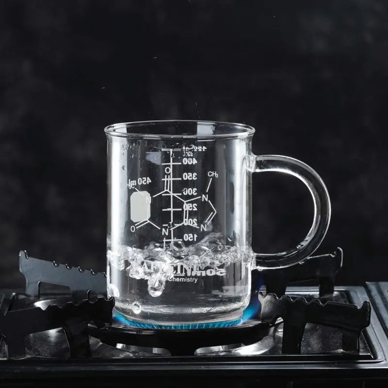 Cană de laborator Quellon cu moleculă de cofeină — cadou pentru iubitorii de cafea - Desfino