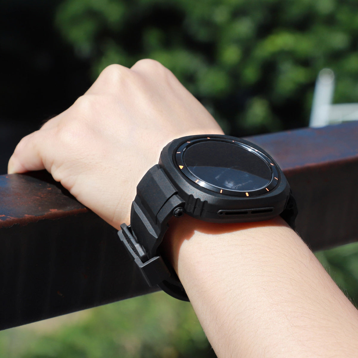 FlexTone Sport TPU -ranneke + napsautettava suojakuori, Samsung Galaxy Watch Ultra 47mm - Desfino