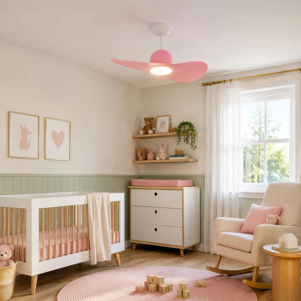 Deckenventilator mit hutähnlicher Leuchte und zwei Flügeln, integrierter LED-Diffusor
