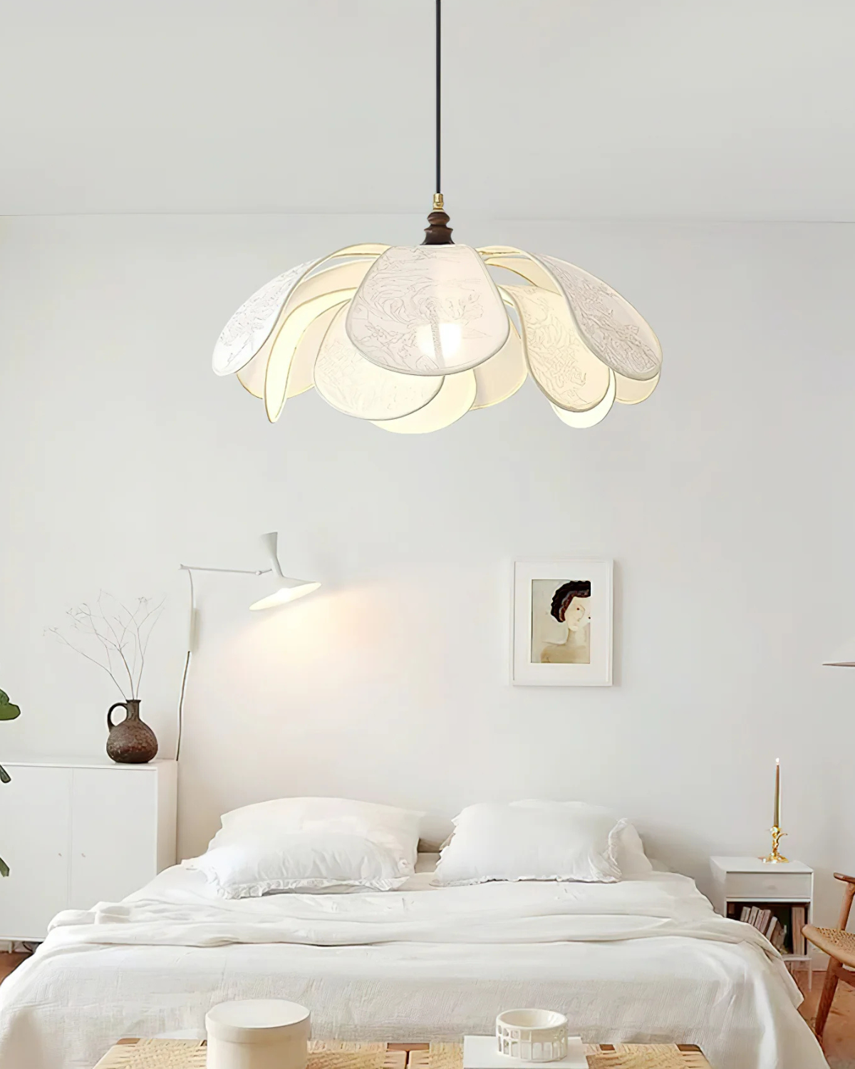 Wisząca lampa Aurelia z warstwowymi płatkami — ciepłe, subtelne światło - Desfino