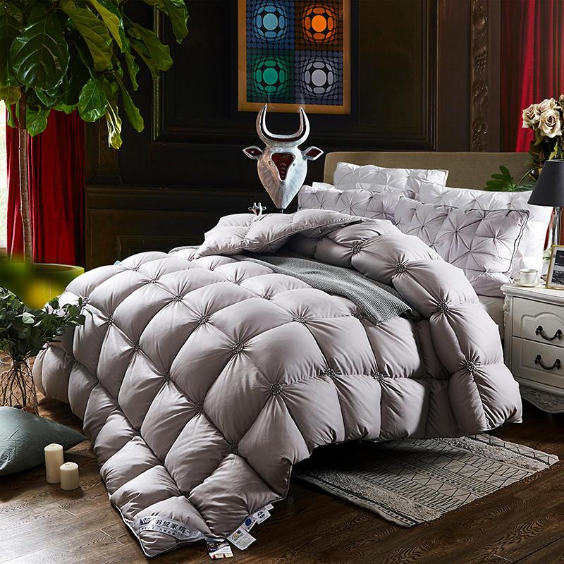 AuroraNest Cozy Down Blanket — Elegant Warmth for Restful Nights - Desfino
