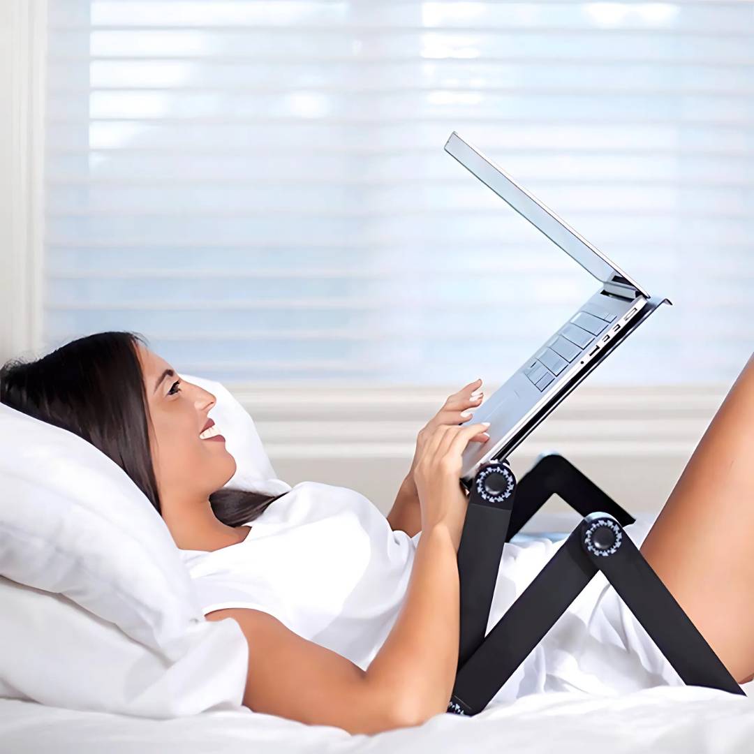 Verstellbarer kühlender Laptopständer — Mauspad, ergonomisches Design | Desfino