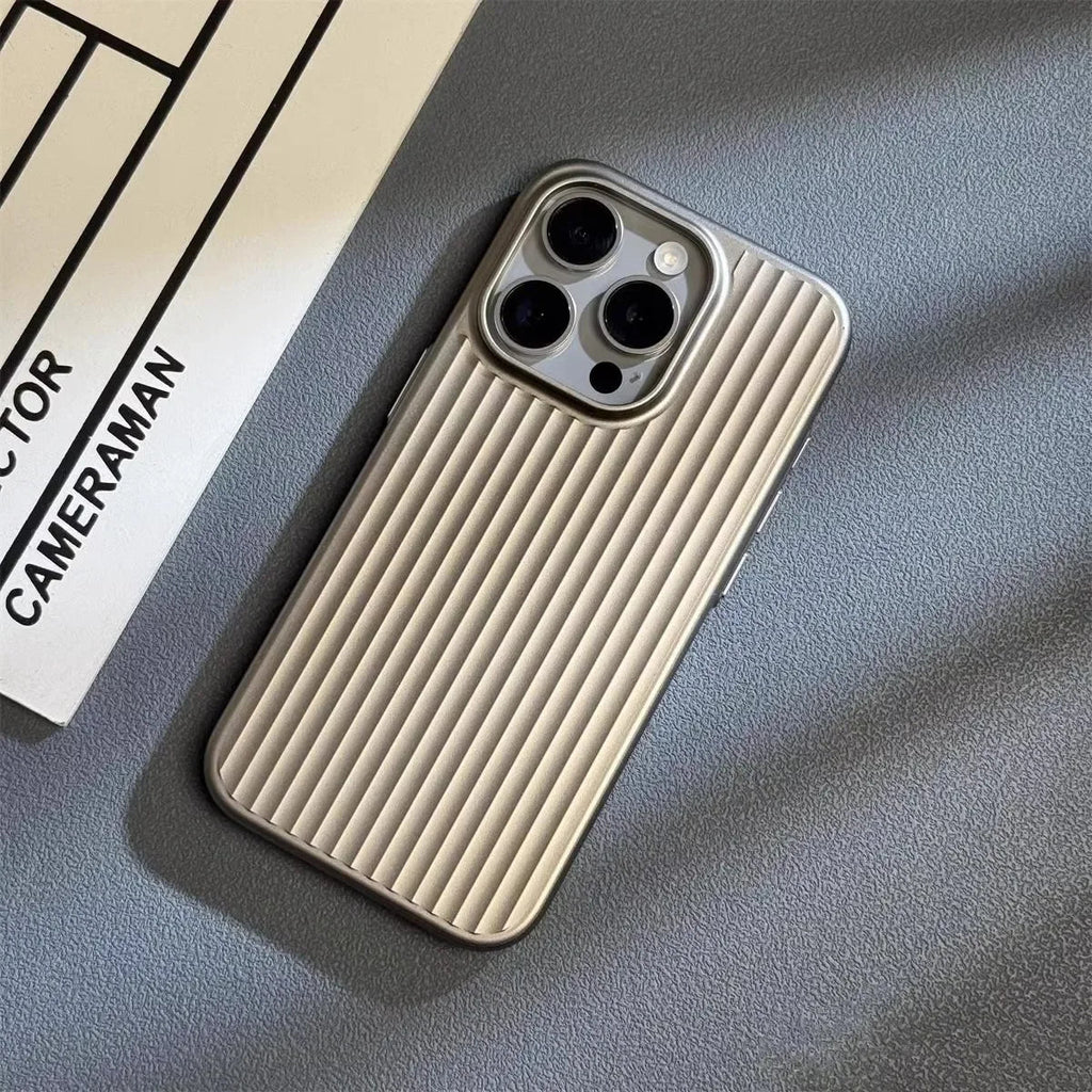 ApexGuard Titanium pouzdro na iPhone — Texturovaný štíhlý úchop a ochrana proti nárazům při pádu