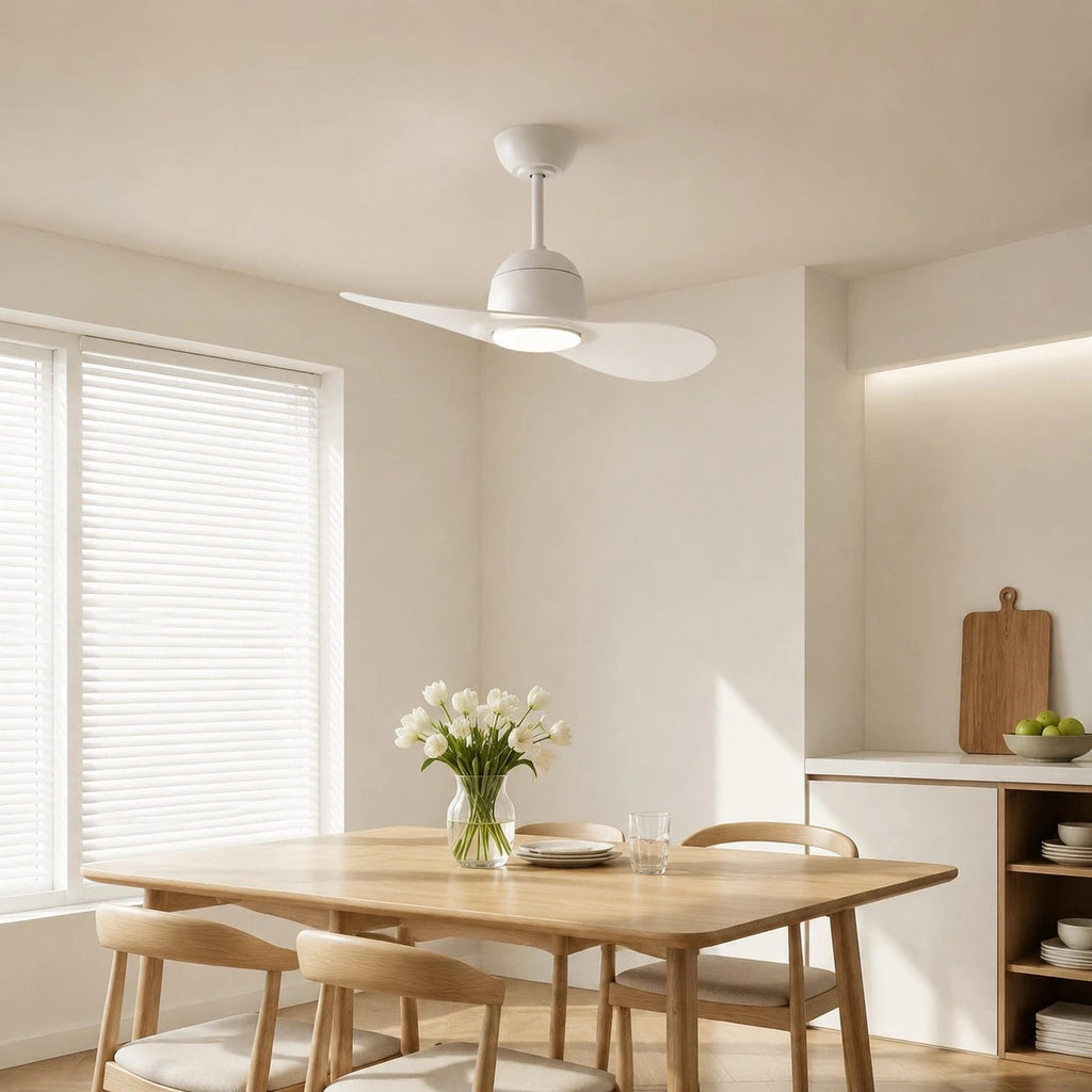 Deckenventilator mit hutähnlicher Leuchte und zwei Flügeln, integrierter LED-Diffusor