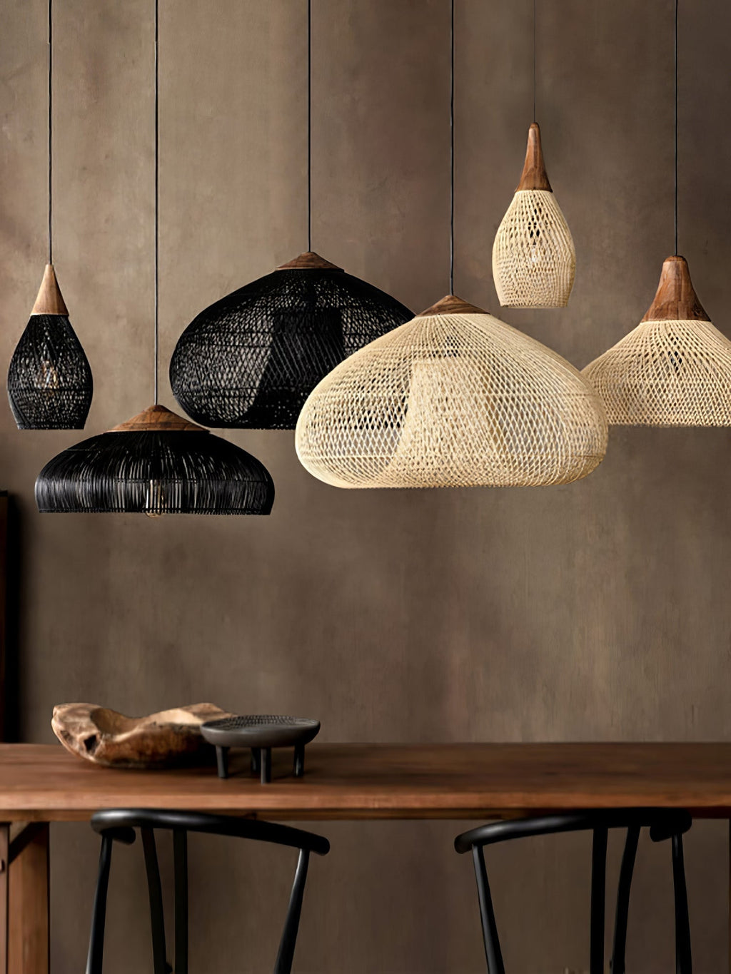 Pendelleuchte aus geflochtenem Rattan – kunstvoll handgewebtes Muster