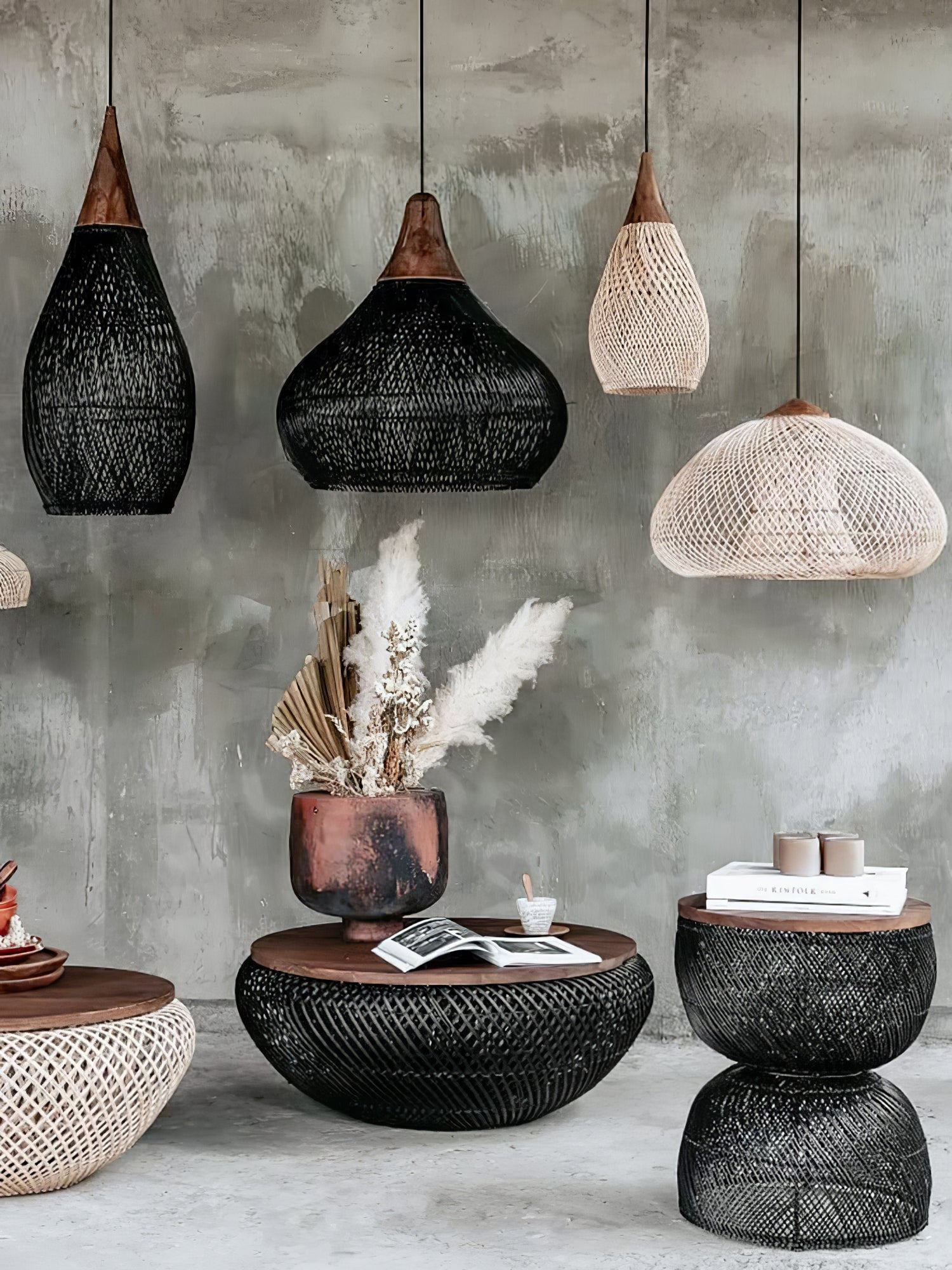 Pendelleuchte aus geflochtenem Rattan – kunstvoll handgewebtes Muster