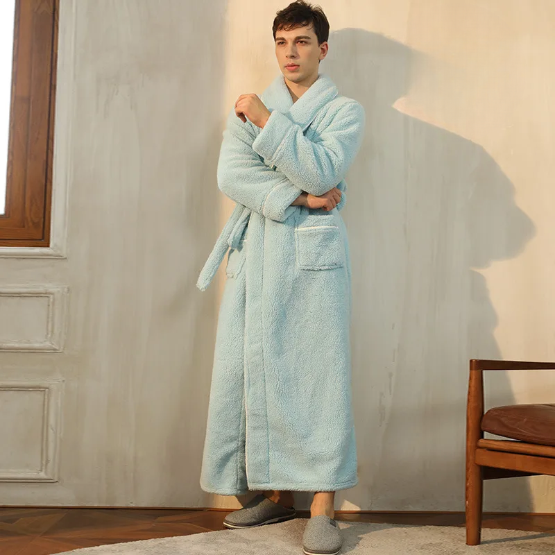 CozyFlannel Winter-Bademantel — Umlegekragen, verstellbarer Taillengürtel