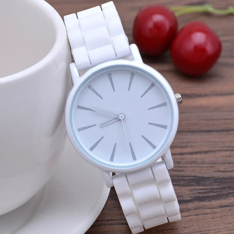 KairoHue Quartz Wristwatch — Clean Dial, Silicone Strap, Buckle Clasp - Desfino
