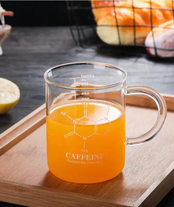 Cană de laborator Quellon cu moleculă de cofeină — cadou pentru iubitorii de cafea - Desfino