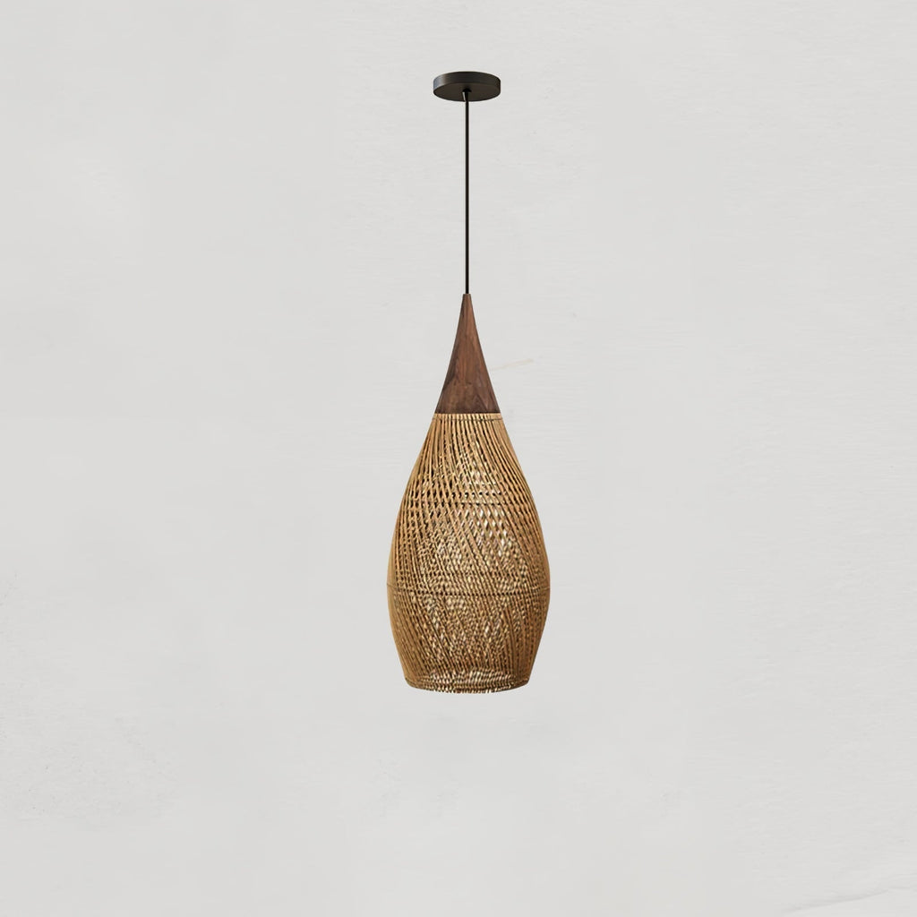 Pendelleuchte aus geflochtenem Rattan – kunstvoll handgewebtes Muster