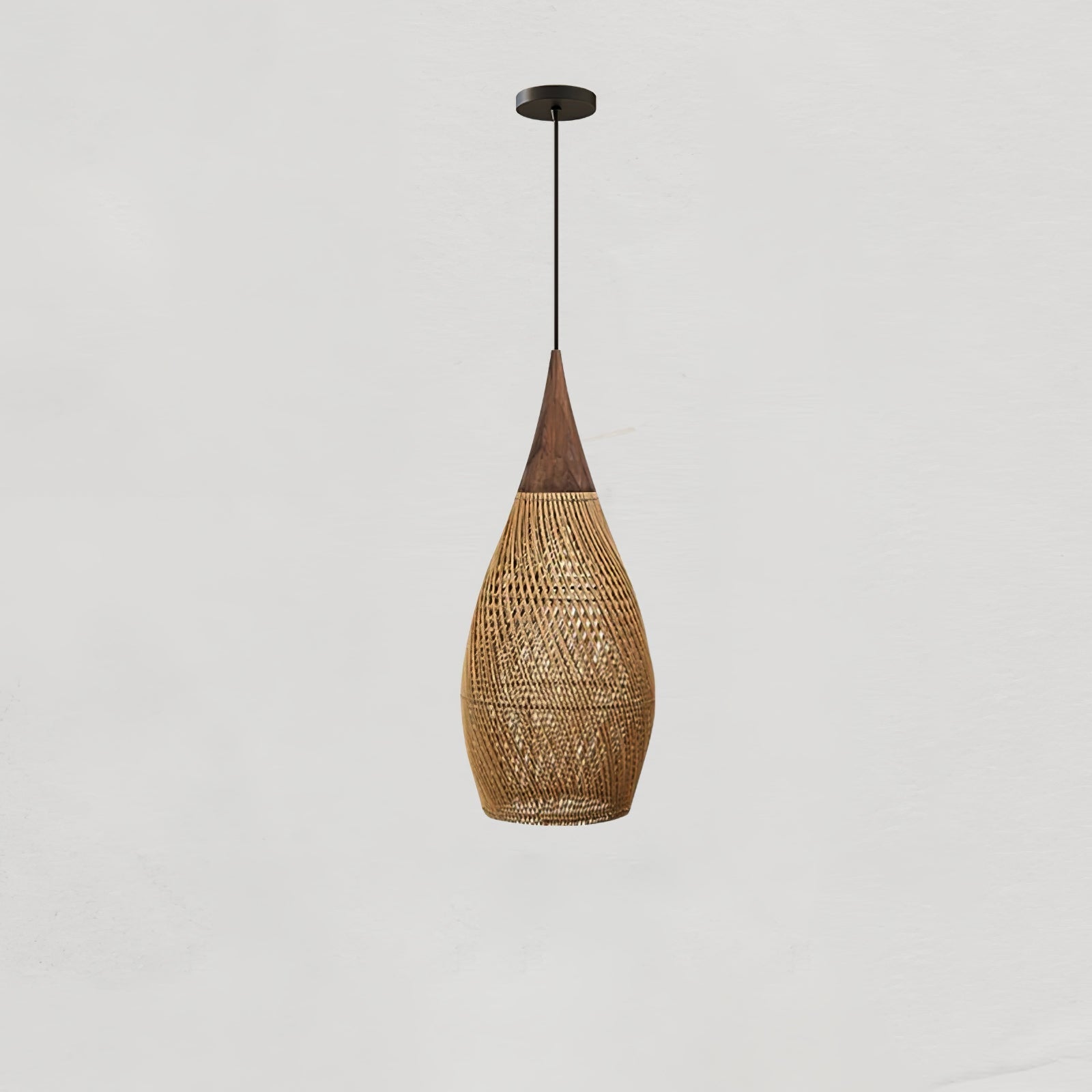 Pendelleuchte aus geflochtenem Rattan – kunstvoll handgewebtes Muster