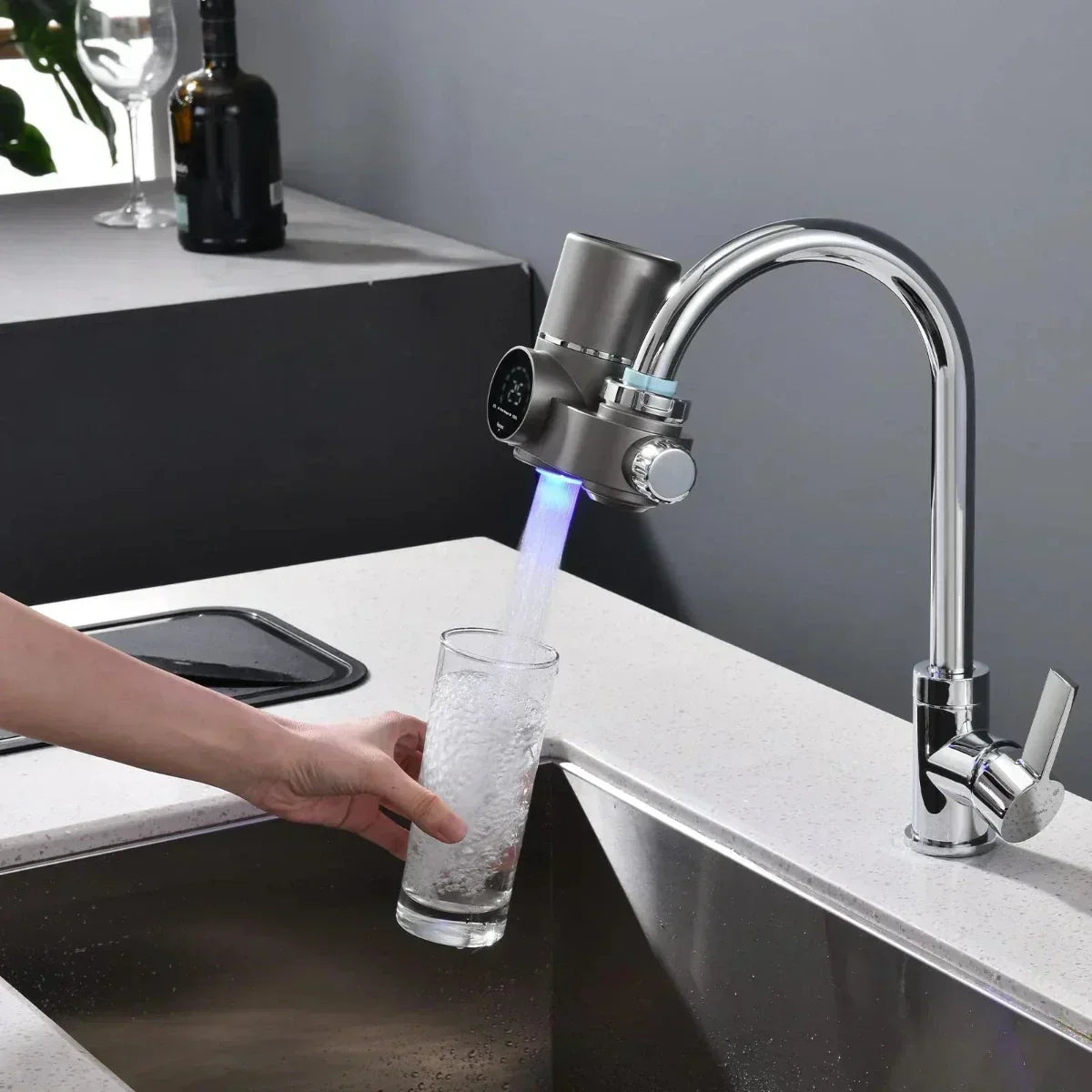 LED-filter för vattenkran — flerstegsrening med UV-blått ljus - Desfino