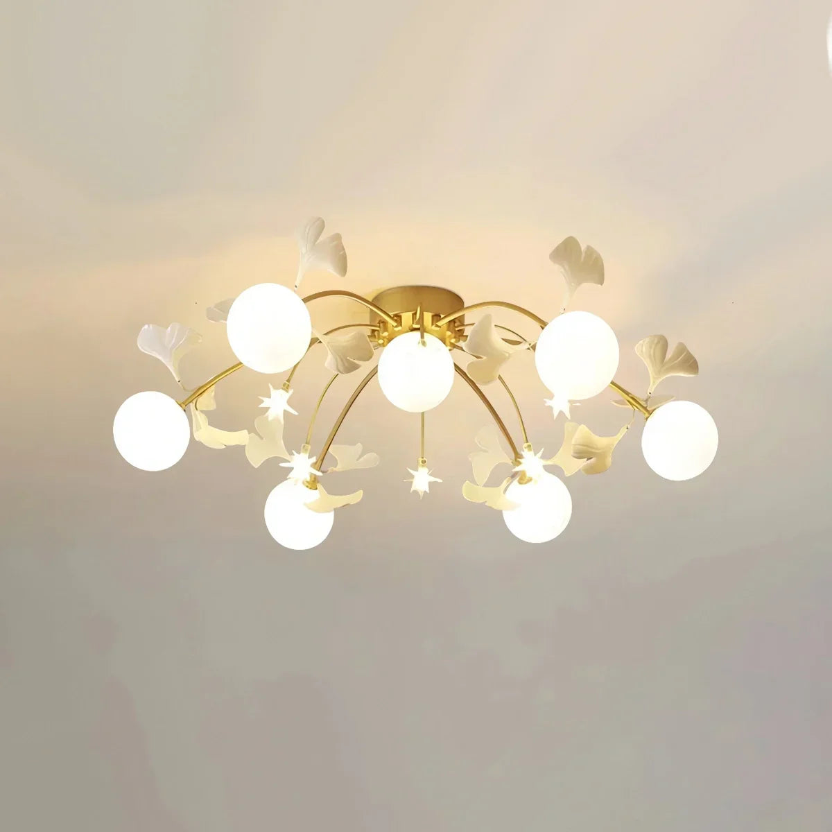 Ginkgo-Glasdeckenleuchte für das Wohnzimmer | Desfino