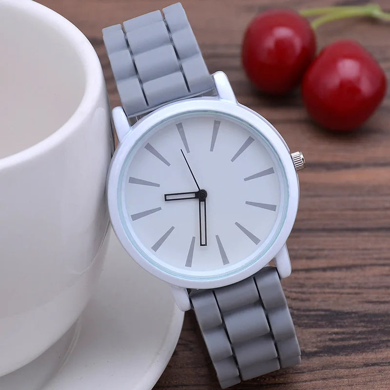 KairoHue Quartz Wristwatch — Clean Dial, Silicone Strap, Buckle Clasp - Desfino