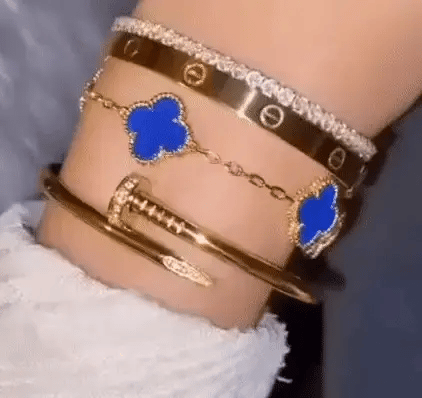 SylvaClove Clover Bracelet — Four Delicate Floral Charms - Desfino