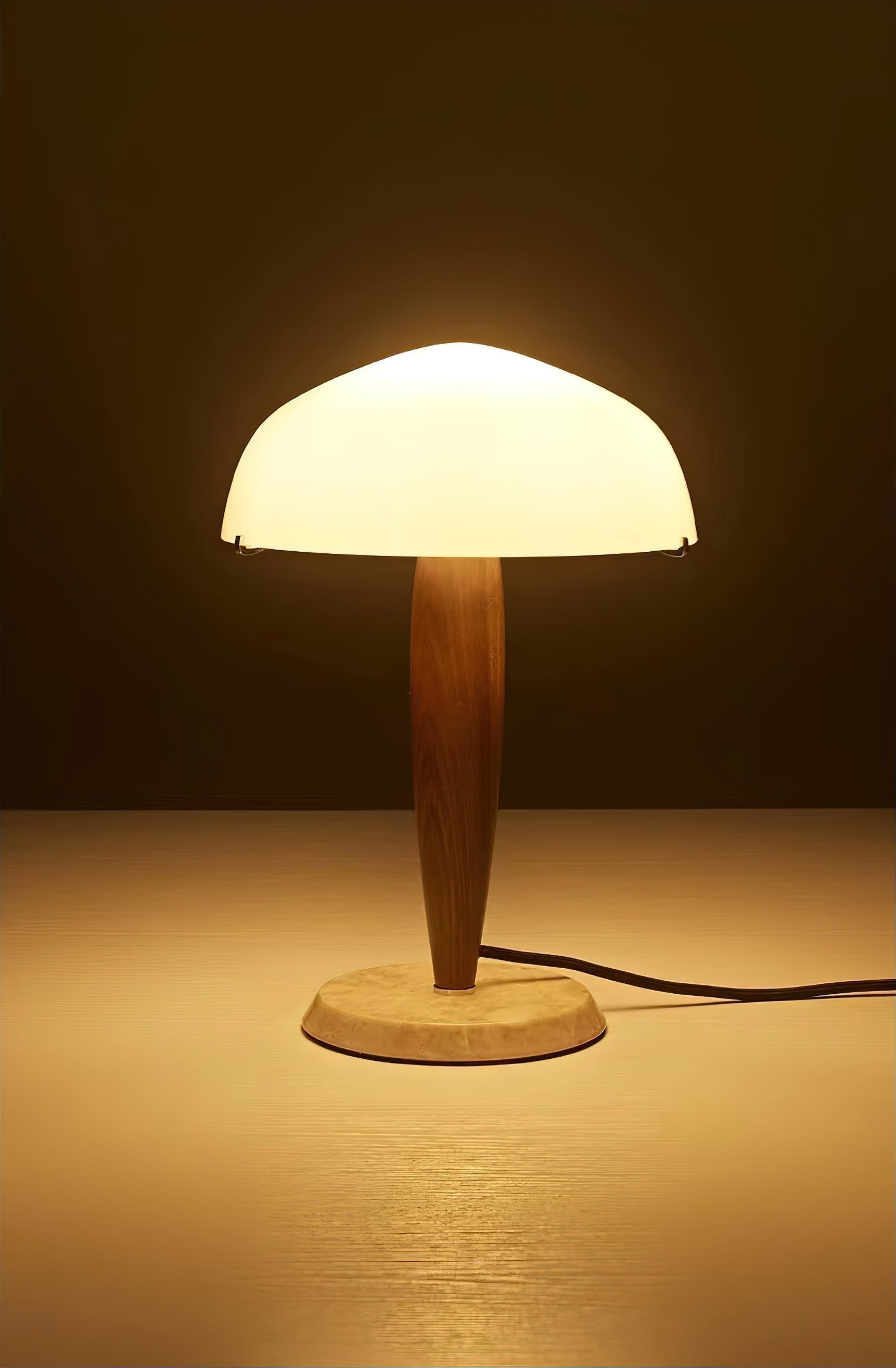 Herman Tischleuchte – skulpturales, zeitgenössisches Design, meisterhafte Verarbeitung