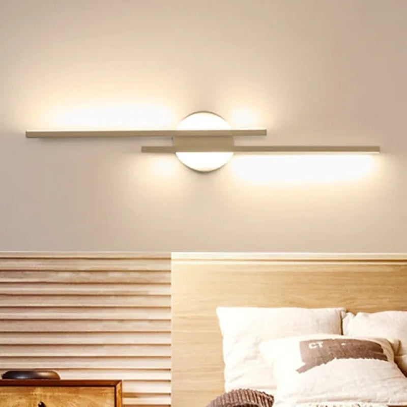 مصباح Fjordra LED الجداري — تصميم نوردي بقرص وشكل خطي، أسود أو أبيض - Desfino