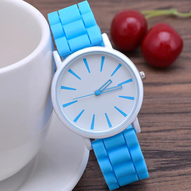 KairoHue Quartz Wristwatch — Clean Dial, Silicone Strap, Buckle Clasp - Desfino