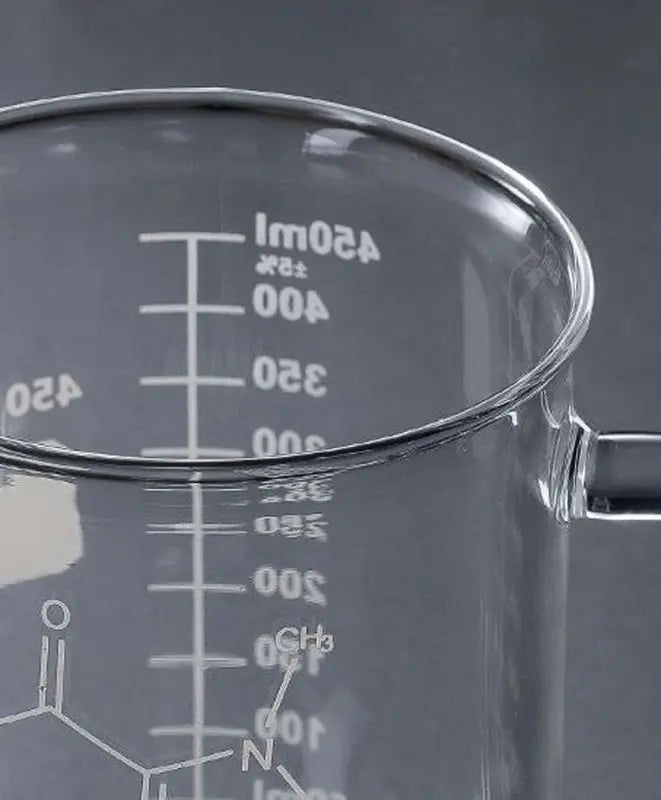 Cană de laborator Quellon cu moleculă de cofeină — cadou pentru iubitorii de cafea - Desfino