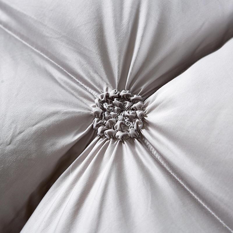 AuroraNest Cozy Down Blanket — Elegant Warmth for Restful Nights - Desfino