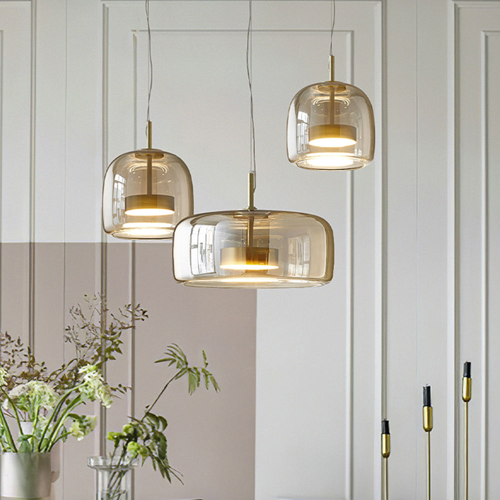Lampa wisząca LED AuroraGold — bursztynowe szkło w stylu vintage i złoty szklany akcent - Desfino