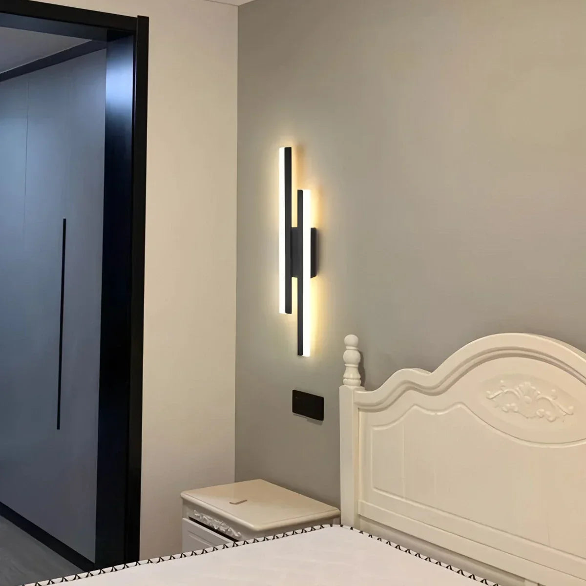 Antier Alana Minimalist H-Shaped Wall Lamp | Desfino
